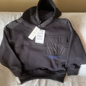 Zara boys black sweatshirt w hoodie and chest pocket size 8-9 NWT